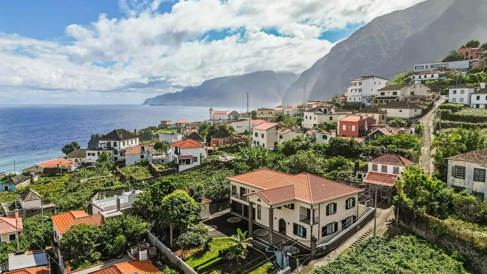 North Madeira Guesthouse Seixal